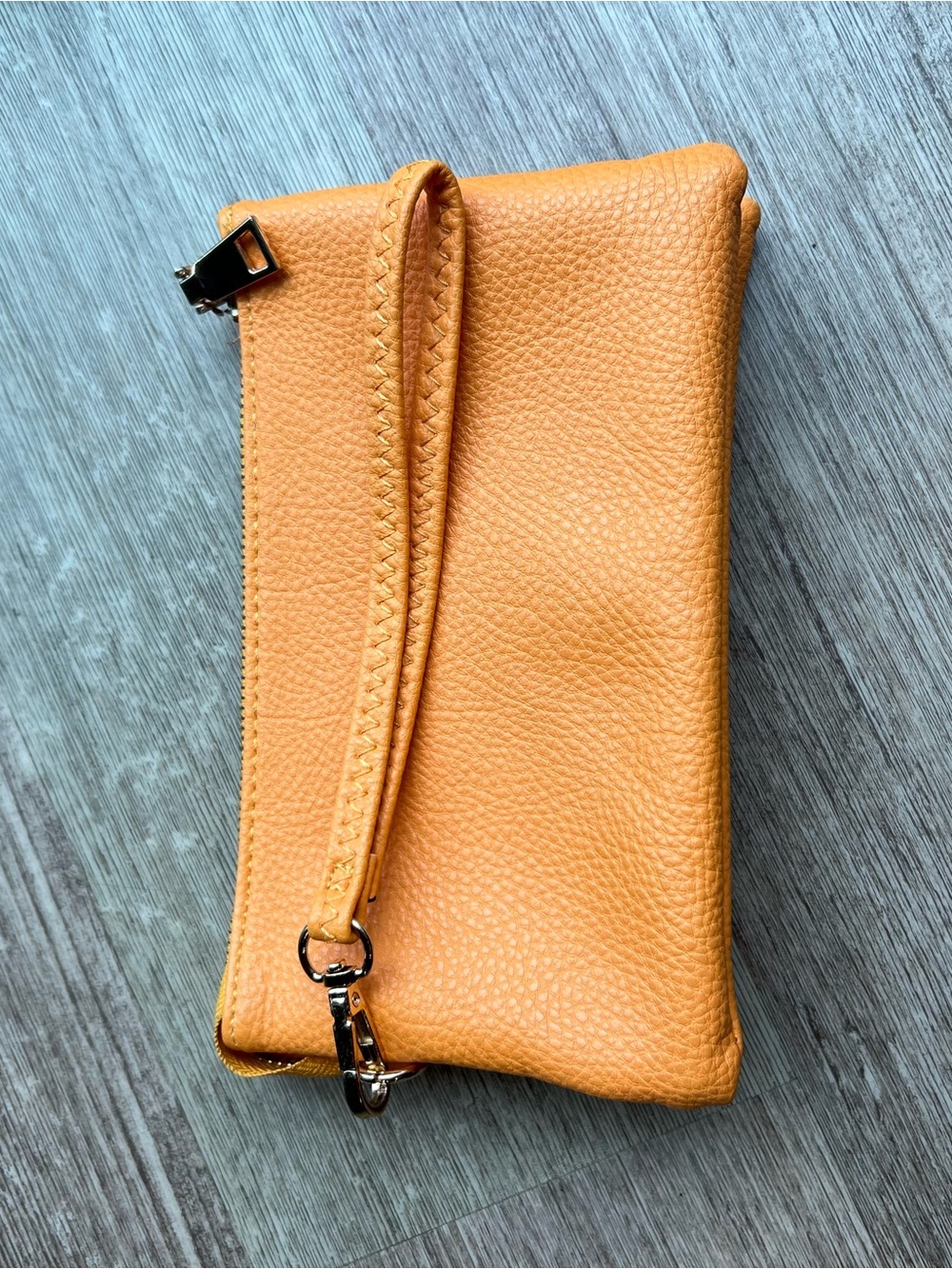 Multipocket Leather Wristlet Bag